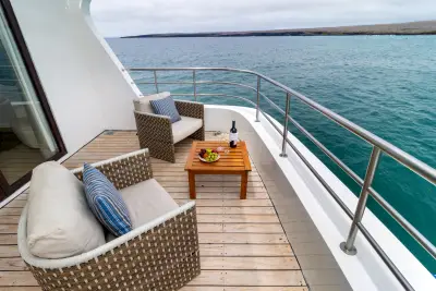 Suite · Upper Deck (king) — balcony