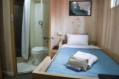 Premier Single cabin