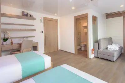 Golden Suite · upper deck