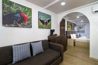 Jr. Suite · Main Deck