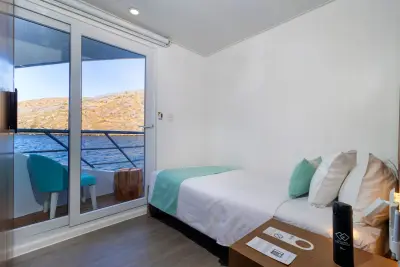 Single cabin