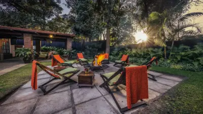 Fire-pit sundowner spot
