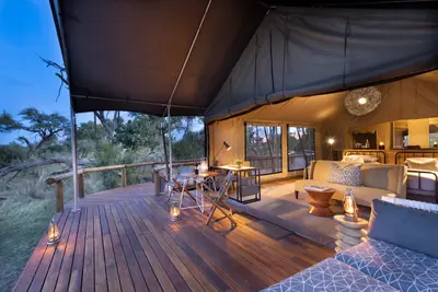 Tent deck with loungers & lanterns