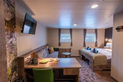 Superior cabin — seating area