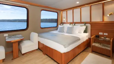 Stateroom · king setup