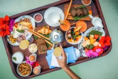 Floating breakfast tray