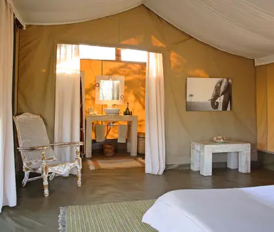 Tent bathroom & dressing area
