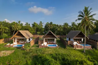 Seaview suites and private pools from above