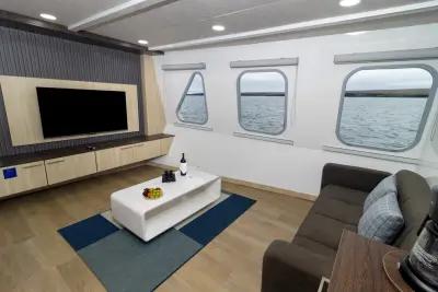Jr. Suite · Main Deck