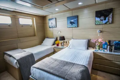 Stateroom 2 · twin