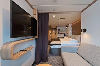 Polar Outside cabin (RR) — sofa corner