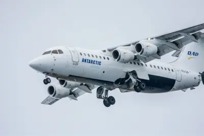 Air-cruise flight — Antarctic Airways BAe-146 to King George Island