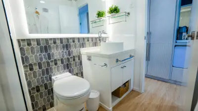 En-suite bathroom