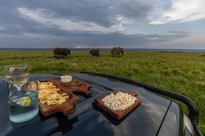 Sundowner snacks on the bonnet
