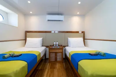 Lower Deck cabin · twin