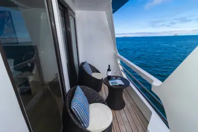 Jr. Suite · Upper Deck