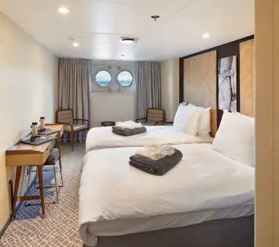 Porthole cabin — twin beds