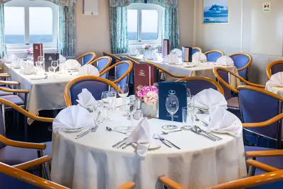 Restaurant — table setting