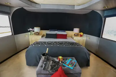 Master Suite · king, 2 bathrooms
