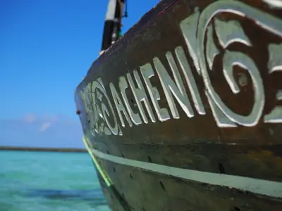 Dive dhow ready to leave Chole Bay