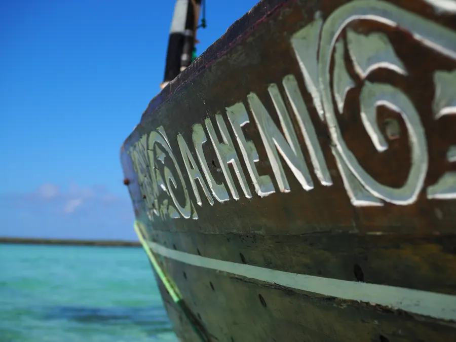 Dive dhow ready to leave Chole Bay