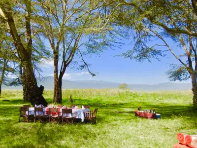 Bush lunch overlooking Ngorongoro