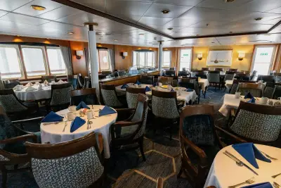 Restaurant (G Expedition-era décor)