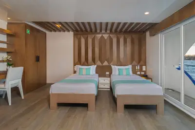 Twin Cabin
